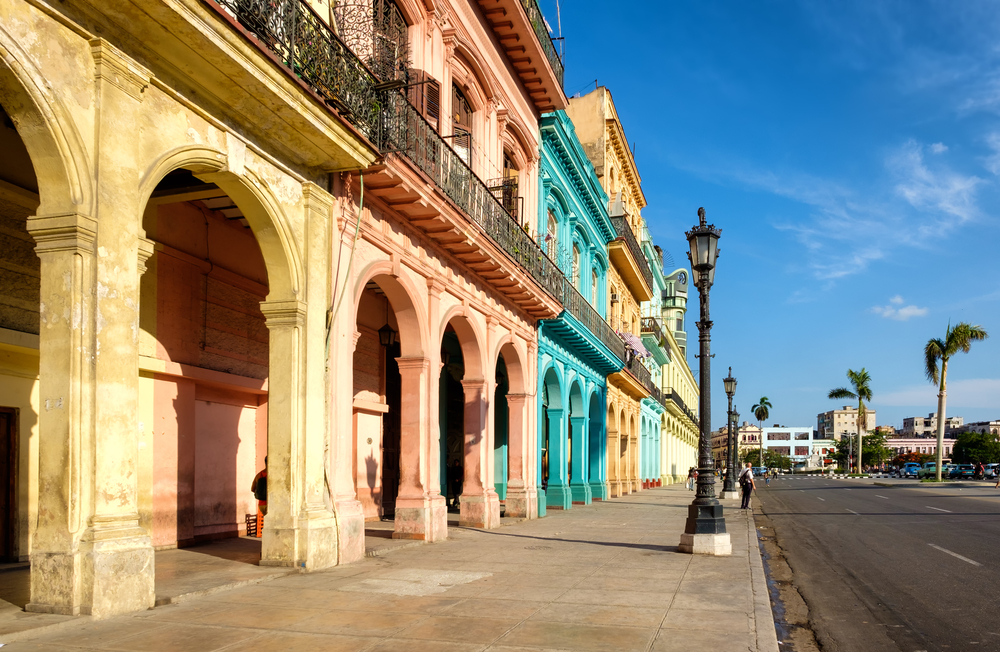 Street,Scene,With,Colorful,Buildings,In,Downtown,Havana,Right,In